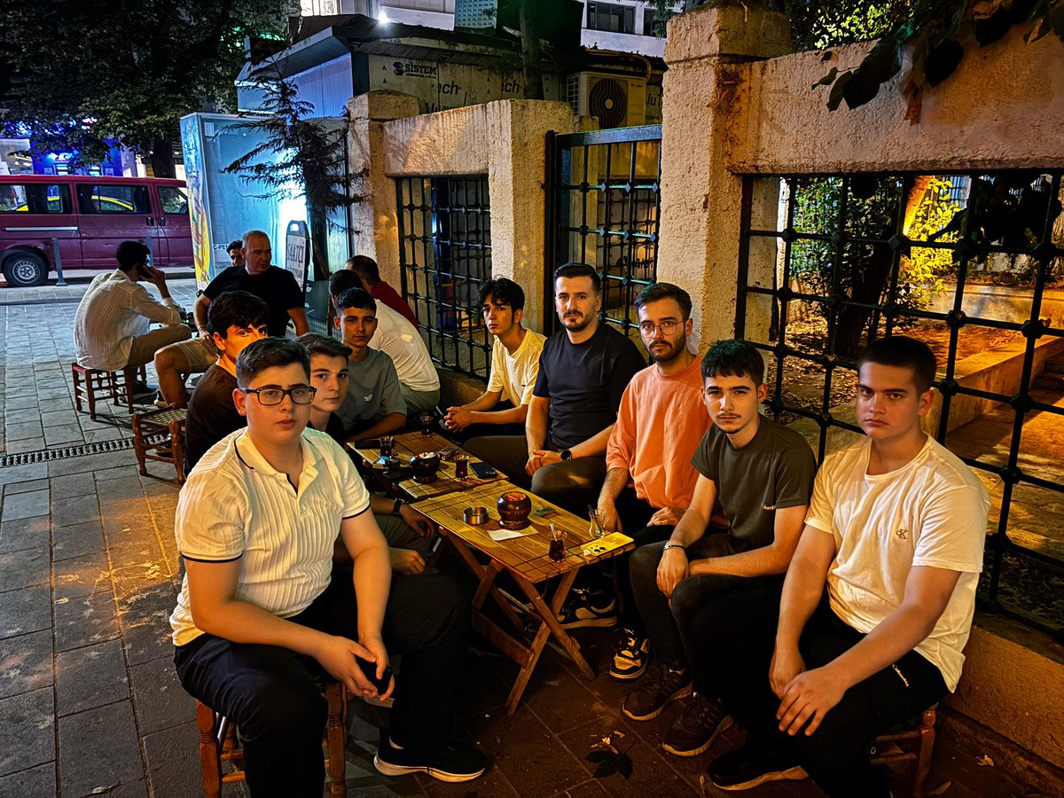Ortaöğretimli Kardeşlerimle 🇹🇷🇹🇷🇹🇷

📍Üsküdar