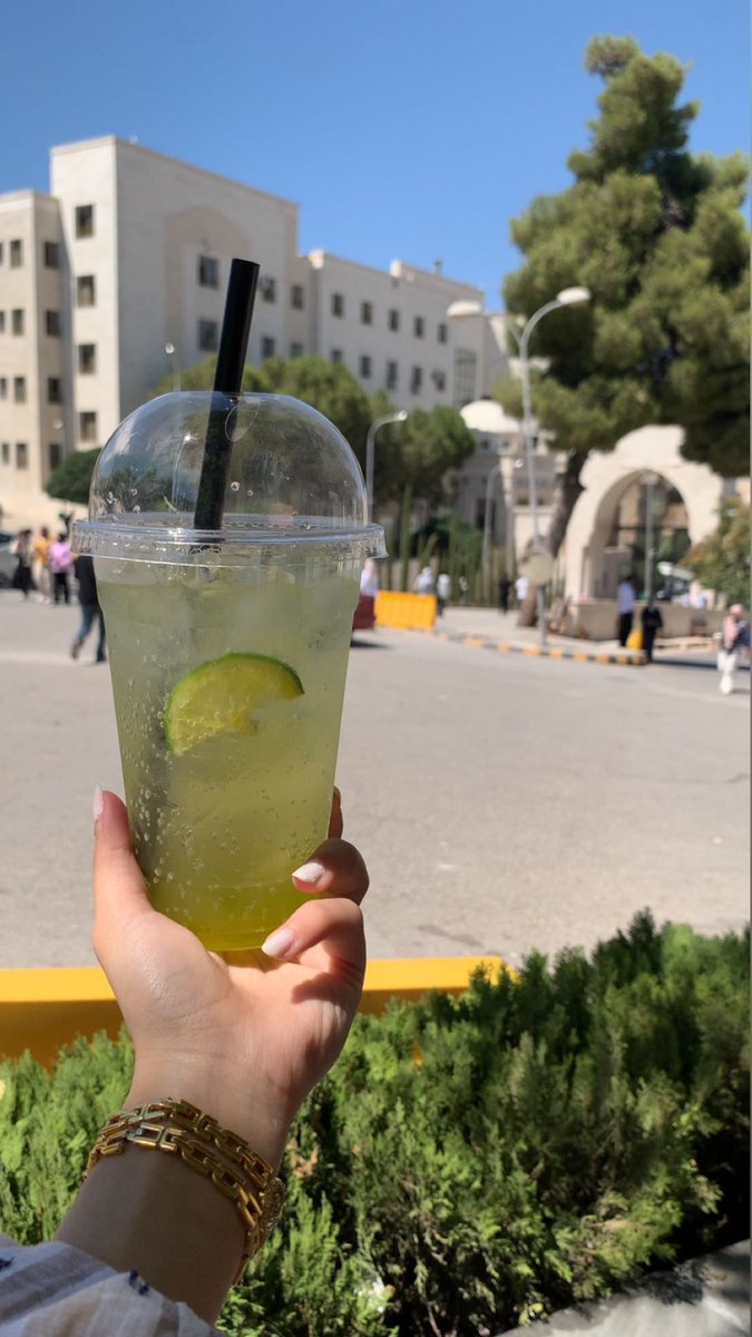 شعُور اليوم :
والله ان الوجه زاهي والقلبّ مبسوط 
                ❤️❤️❤️