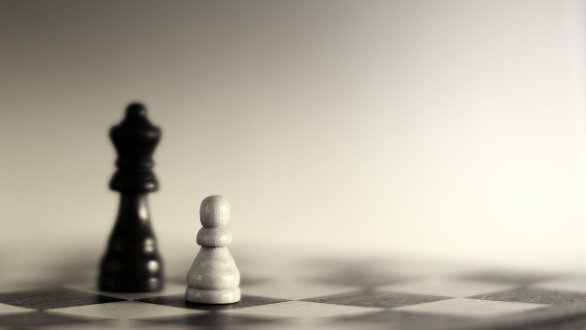 Sunlight_Press's tweet image. "The sharp eyes became uncertain as they looked from the board to his granddaughter. 'Do you want to know?'"
Today's fiction is "Your Move," by Brent Peters.