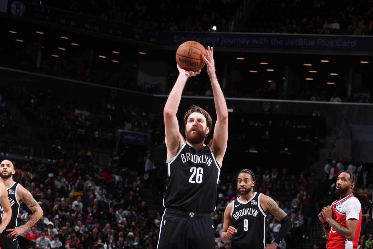SleeperNets's tweet image. Nets lose to the Knicks, 93-97
Drew Timme is the leading scoring for a third game in a row:
24 PTS
10 REB
4 AST
8/19 FG
Nets are now 0-3 in the summer league