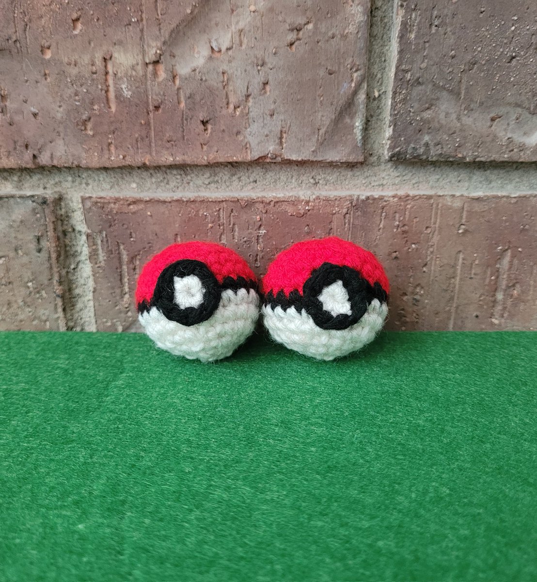 Calling all Pokémon trainers to #SDCC! Not one, but TWO pokeballs will be dropped in separate locations for you! Thank you so much to <a href="/amivuistudio/">Amivui Studio</a> for the pattern, which you can check out for yourself on Youtube
#SDCC2025 #Pokemon
#crochetdrop