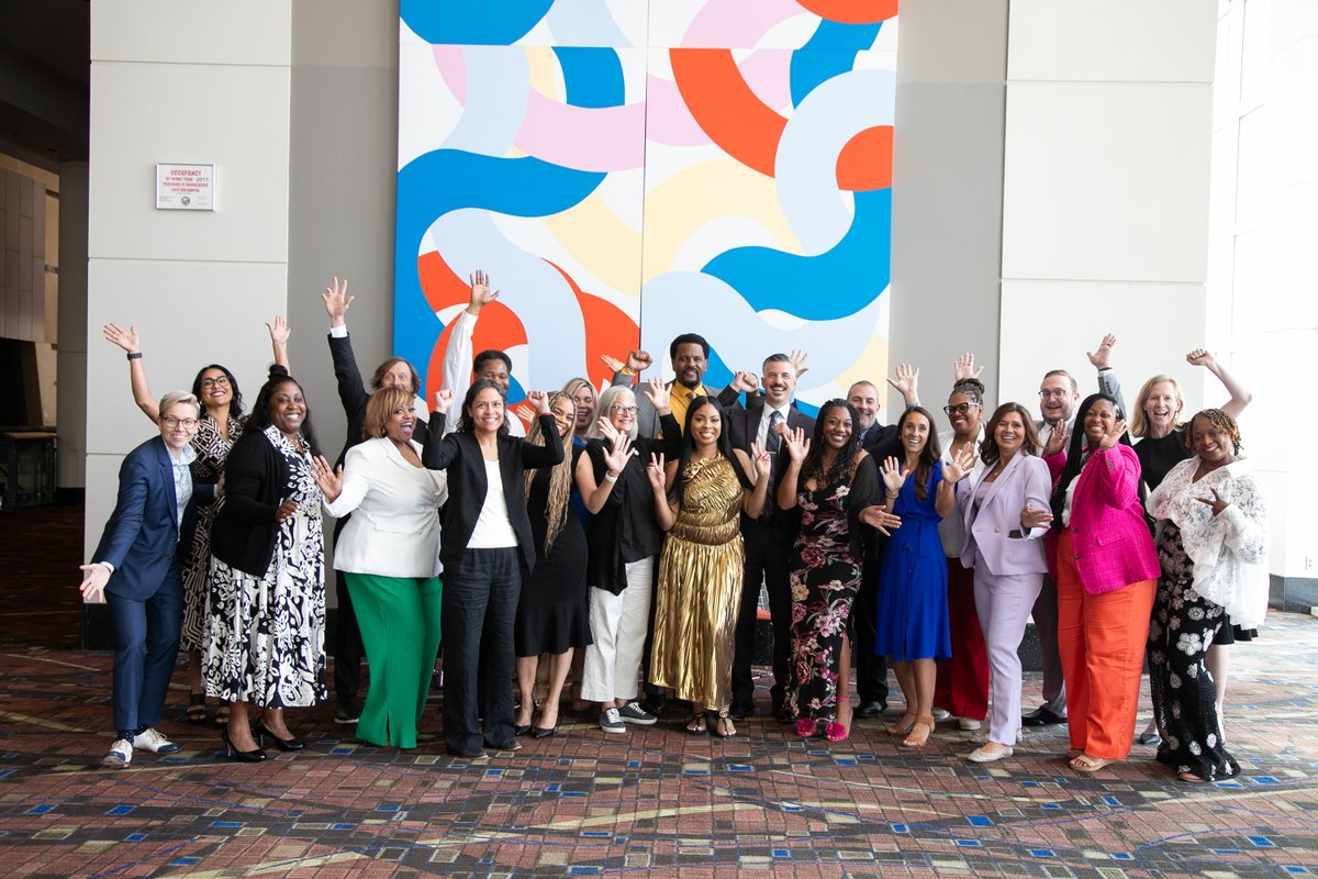 TandL_CPS's tweet image. Yesterday, we celebrated Day 1 of the CPS Summer Leadership Institute ✅
🎉 Celebrated SY25 wins
🔗 CIWP–CIDT connections
📚 Focused on Effective Instruction
💡 Learned from school leaders driving change
Our leaders showed up with purpose. We rise together! @ChiPubSchools #CPS