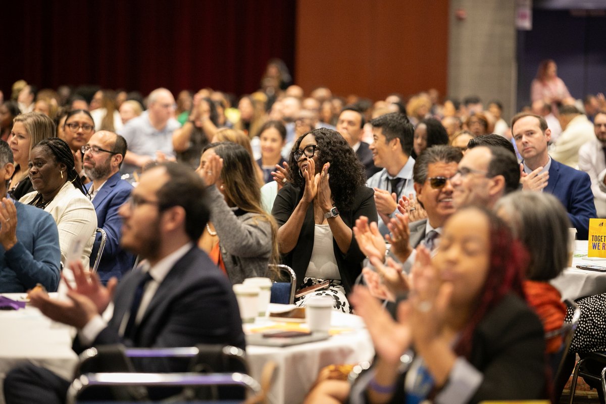 TandL_CPS's tweet image. Yesterday, we celebrated Day 1 of the CPS Summer Leadership Institute ✅
🎉 Celebrated SY25 wins
🔗 CIWP–CIDT connections
📚 Focused on Effective Instruction
💡 Learned from school leaders driving change
Our leaders showed up with purpose. We rise together! @ChiPubSchools #CPS