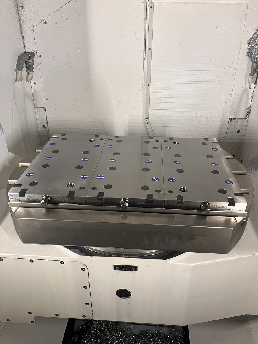 3連のLANGベースプレート！
ちょうど良いサイズで良きですな！