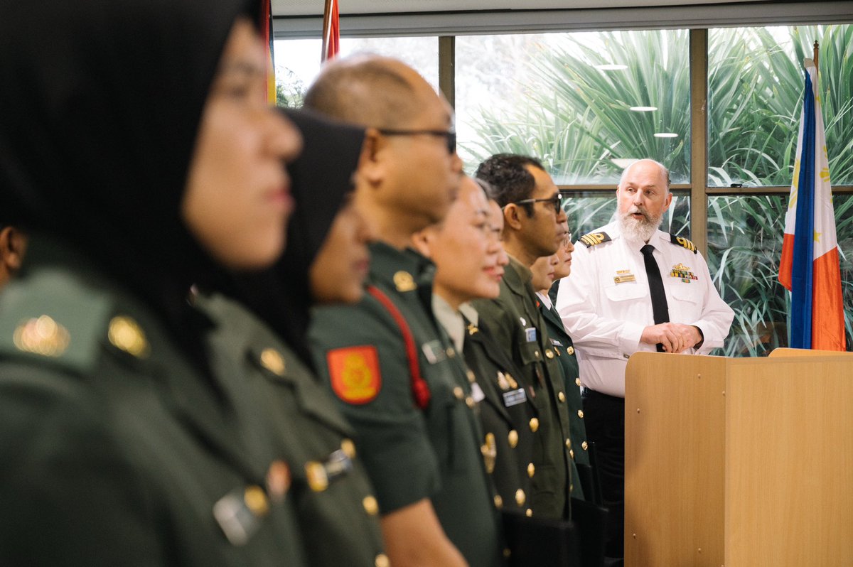 ADFTrngC's tweet image. 👏 to the 🇰🇭 🇮🇩 🇱🇦 🇲🇾 🇹🇱 🇹🇭 and 🇻🇳 graduates from our recent Teaching Pronunciation Course. This course develops skills to support effective communication and regional cooperation through language and cultural understanding | #ADFDITC #ForTheFutureWeLearn #StrongerTogether