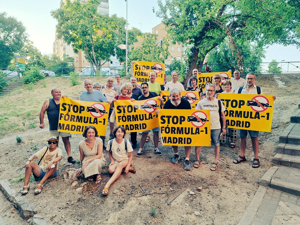 AVSanLorenzo's tweet photo. @HortalezaPV Si te indignan estas imágenes, te animamos a sumarte a la plataforma vecinal Stop F1 Madrid, en la que ya trabajan decenas de personas para impedir este disparate 👇🏼

https://t.co/Xq3fXz0Ur0 https://t.co/lAIrCixIqE