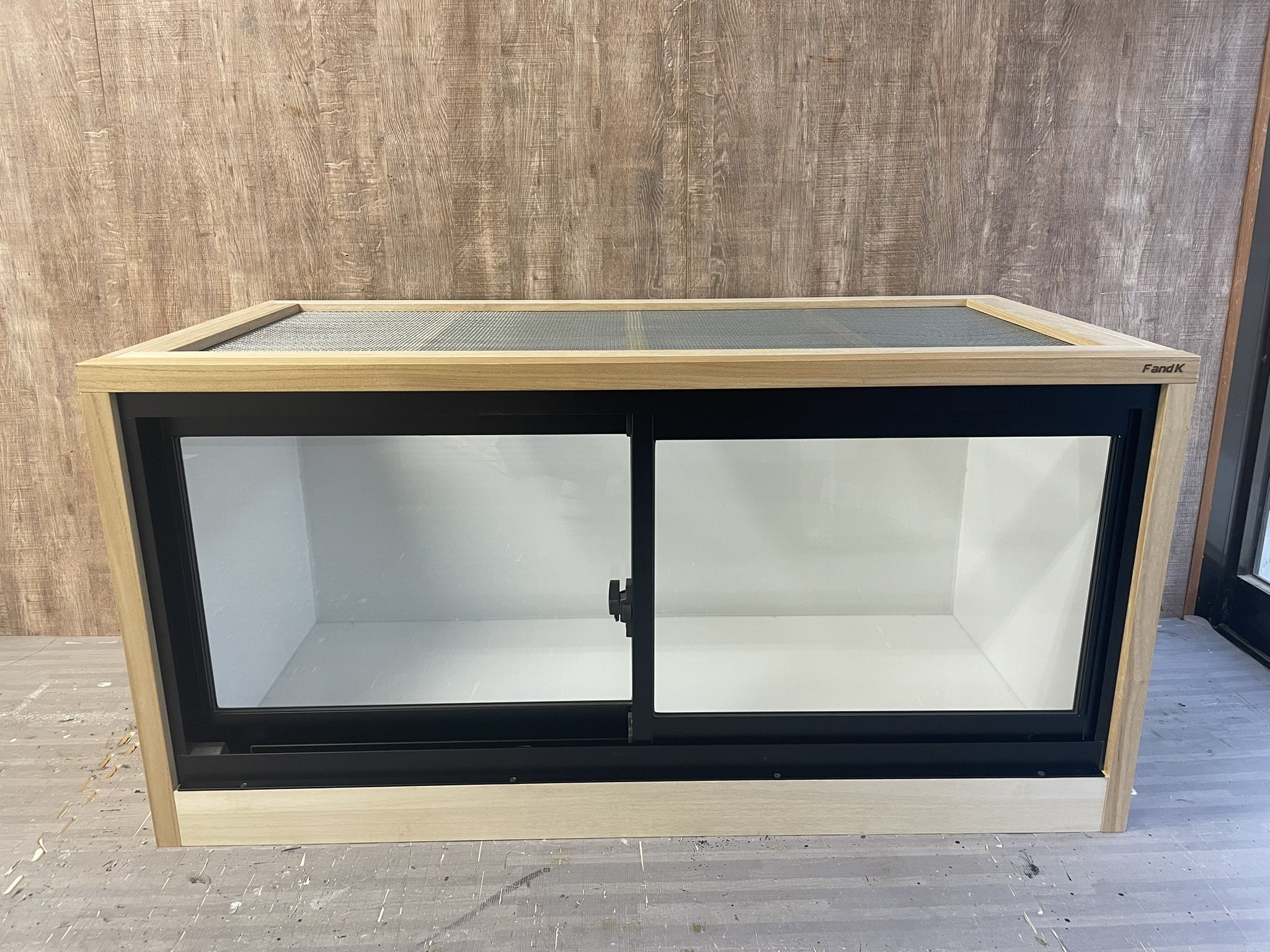 FandK 爬虫類木製ケージ　小型ケージ　450×300×300 グレー塗装 FandK爬虫類木製ケージ レオパ仕様 450×300×300の通販 by