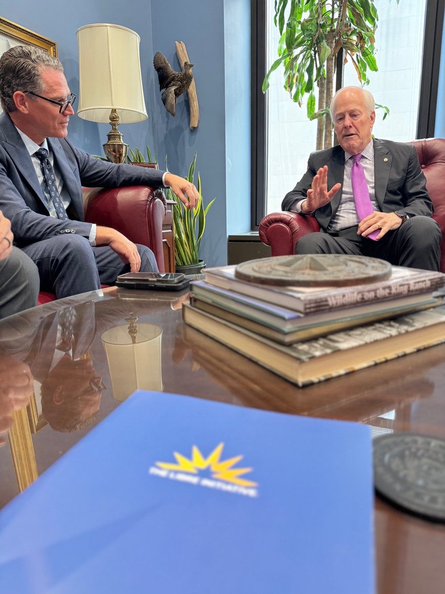 danielggarza's tweet image. So appreciate the time we had to sit down with Senator @JohnCornyn and discuss the priority issues of the #RGV, and across Texas.
The Senator has been an amazing friend supporter of the @LIBREinitiative, since we launched from McAllen, TX.