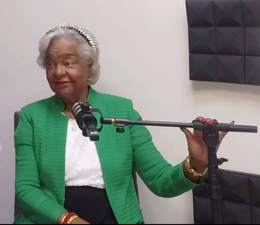 BowersForTexas's tweet image. Happy Birthday to the Queen of my heart! I love you so much Mama and I’m so glad to have started today and so many before with hearing your sweet voice! I’m hoping today you have been showered in unimaginable and immeasurable ways! #HappyBirthdayMama