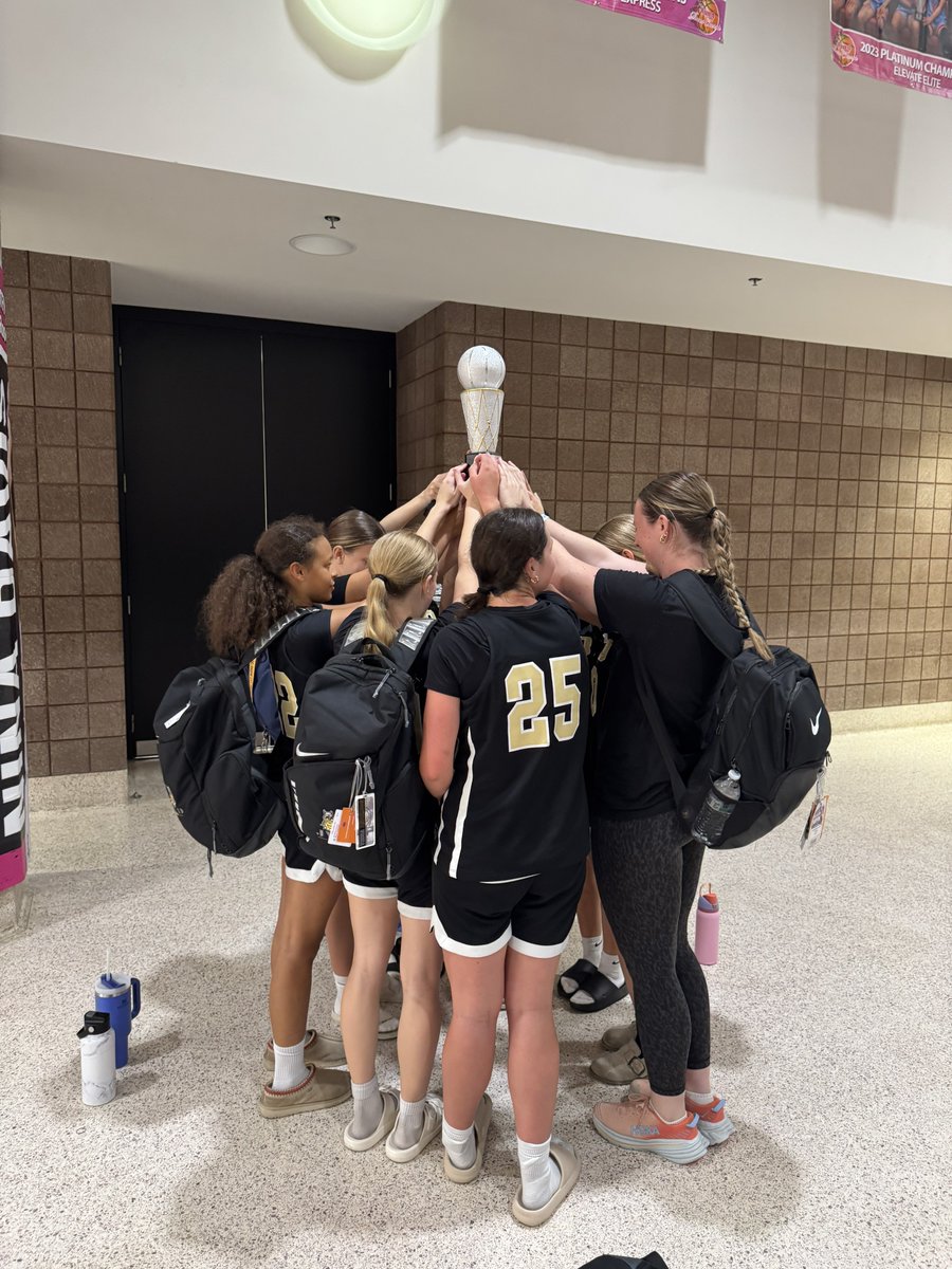 CHAMPS — Congrats to 2028 Tulsa JYD Crimson White for winning the gold bracket in their division at the <a href="/TFNsRun4Roses/">TFN's Run 4 Roses</a> 

#BeGreat | #1to5ReeealFast