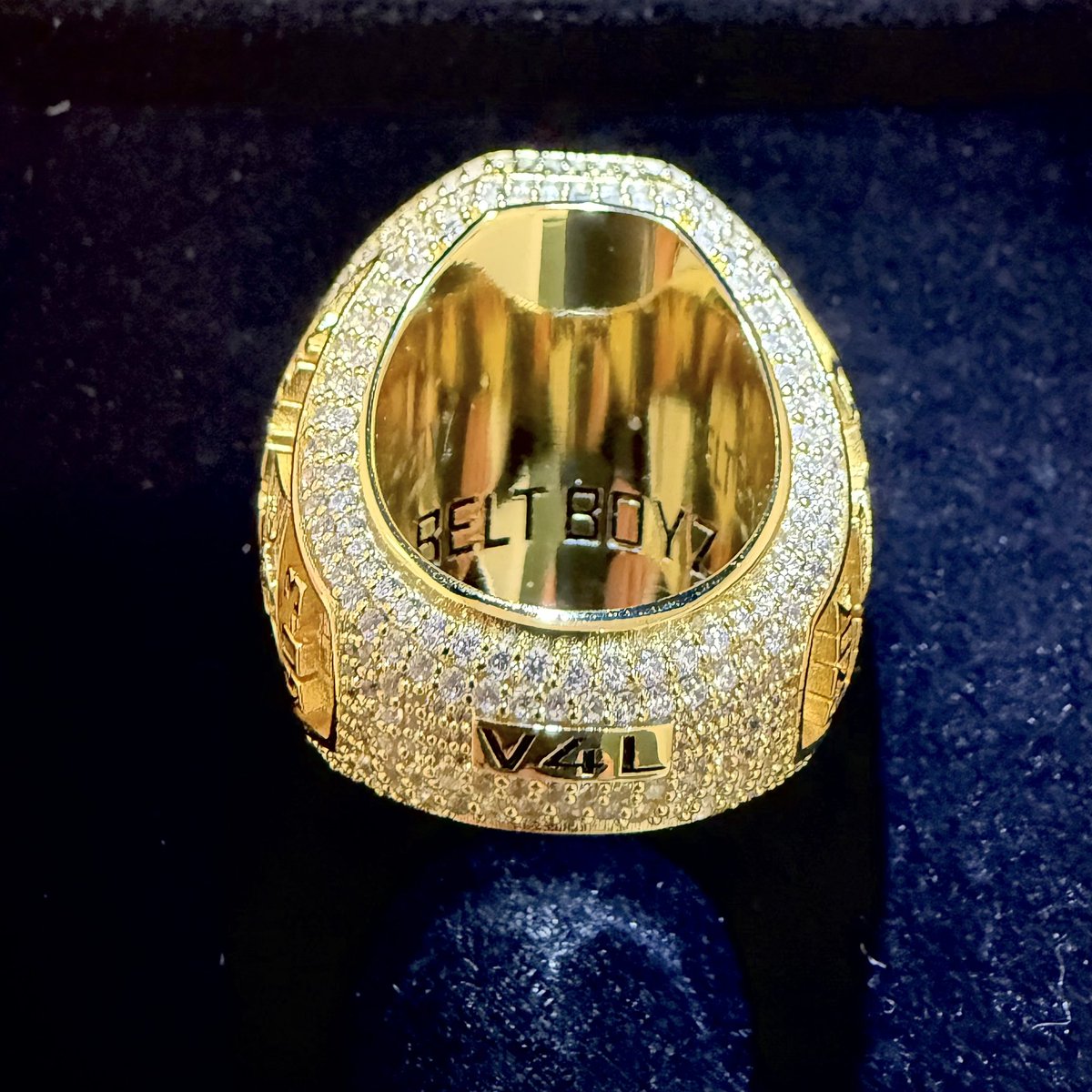 northmeckbball's tweet image. 𝗘𝗔𝗥𝗡𝗘𝗗. 

#V4L | #BELTBOYZ