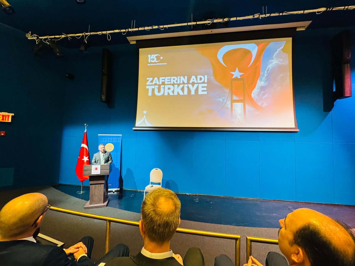 ourtasc's tweet photo. 🇹🇷 TASC Türki Cumhuriyetler Direktörümüz Muhammed Sami Görgülü, New York Başkonsolosluğumuz tarafından Türkevi’nde düzenlenen 15 Temmuz Demokrasi ve Milli Birlik Günü anma programına TASC'i temsilen katıldı.

15 Temmuz’da vatanımız için canını feda eden tüm şehitlerimizi rahmetle, kahraman gazilerimizi minnetle anıyoruz.

Bu anlamlı programa ev sahipliği yaptığı ve Türk-Amerikan toplumunu bir araya getirdiği için New York Başkonsolosumuz, Büyükelçi Sayın Ahmet Muhittin Yazal’a teşekkür ederiz.

Birlik ve beraberliğimiz daim olsun. 🇹🇷

#TASC #15Temmuz #Demokrasi #MilliBirlik #Türkevi #NYC #BirlikBeraberlik