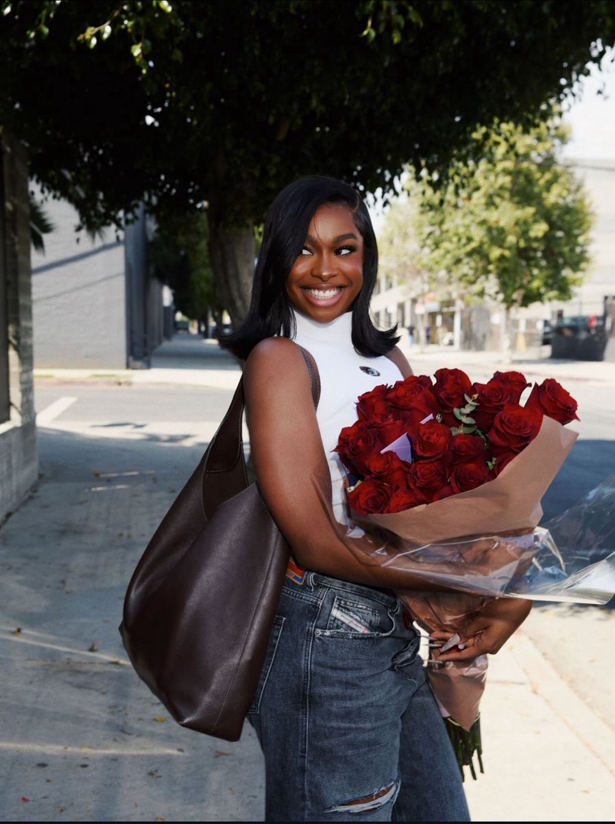 CocoJonesSOURCE's tweet image. Think she knows how cute she is?