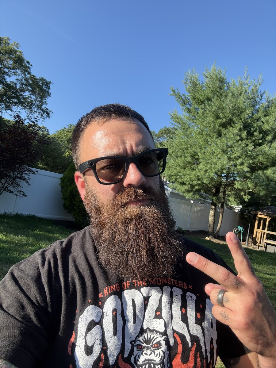 shipwreckdbones's tweet photo. "Yo, my Meta Ray-Bans just arrived, right on time to create some π₯ dope ass content! π take time to touch grass and chill. πΏ #MetaRayBans #ContentCreator #Vibes" https://t.co/MGLjTikyRU