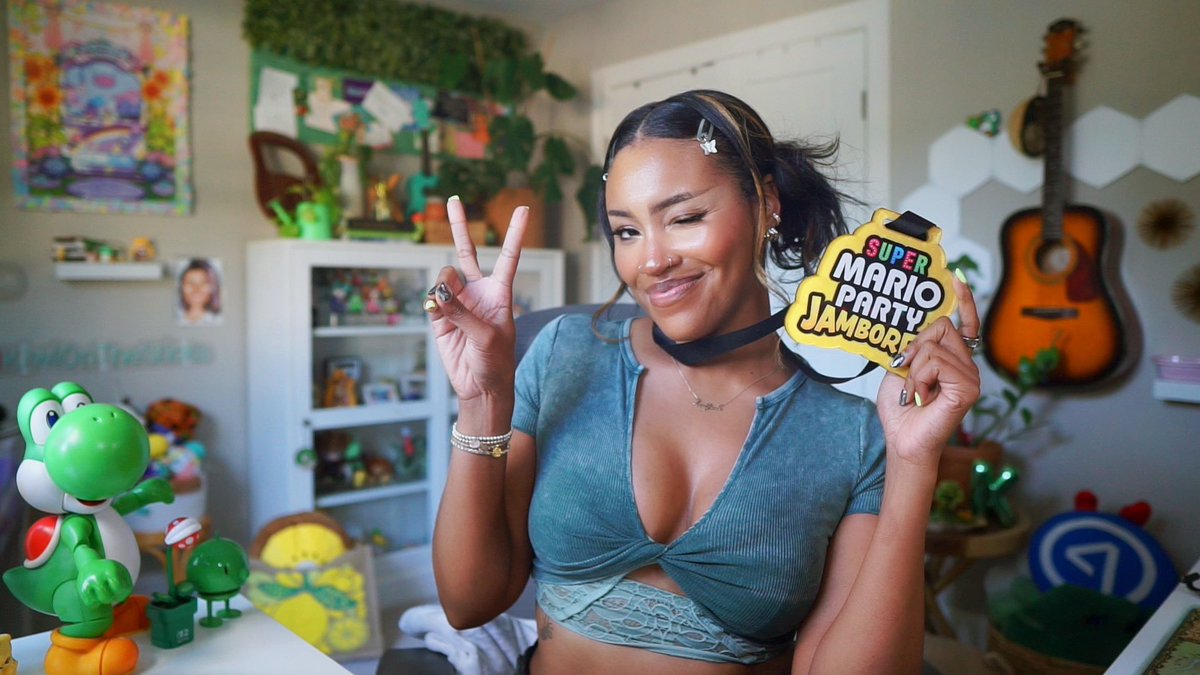 WOWWW <a href="/Twitch/">Twitch</a> AND NINTENDO HAVE BLESSED MEEEE I love my new medal 😭😭