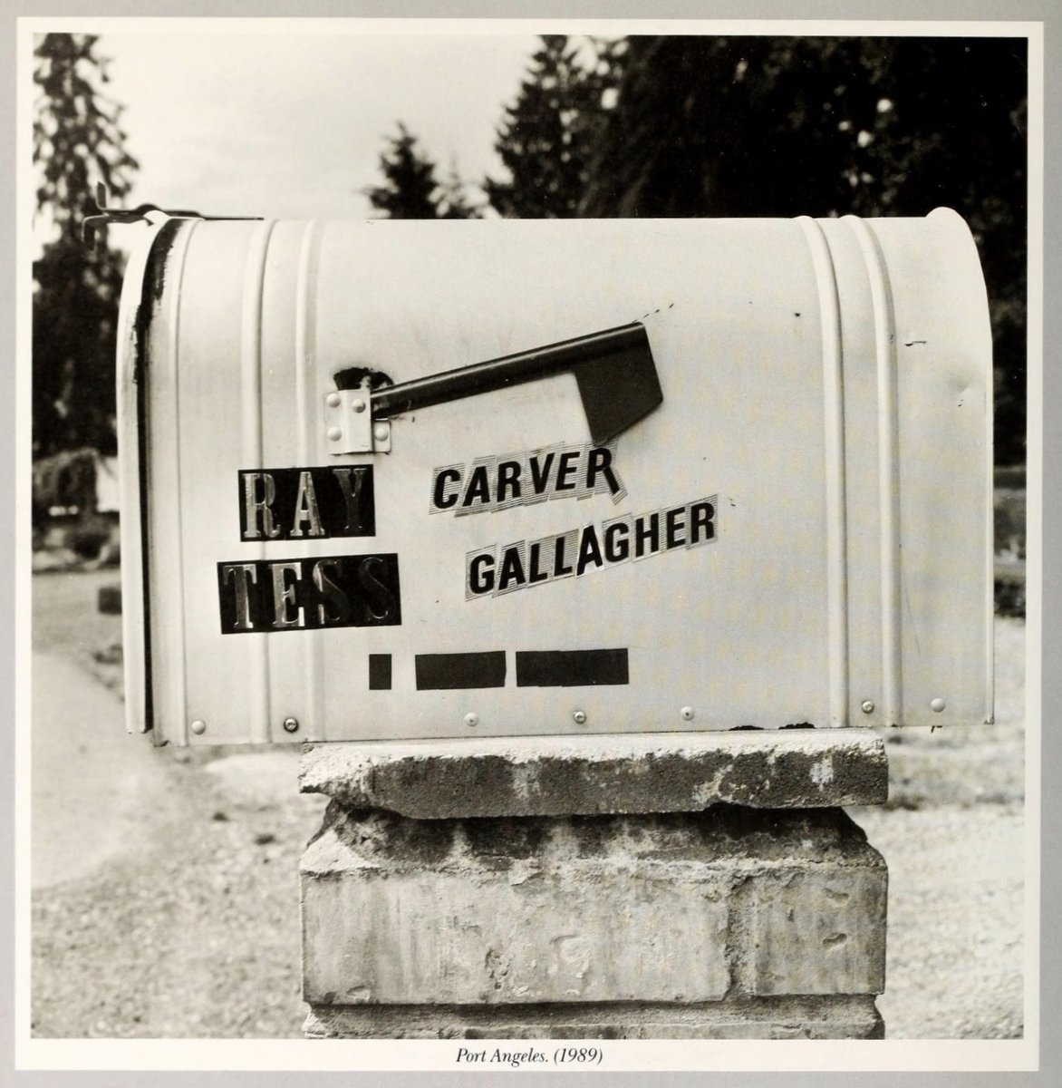 phillipcrymble's tweet image. From Carver Country: the World of Raymond Carver (1990)
📷 Bob Adelman
