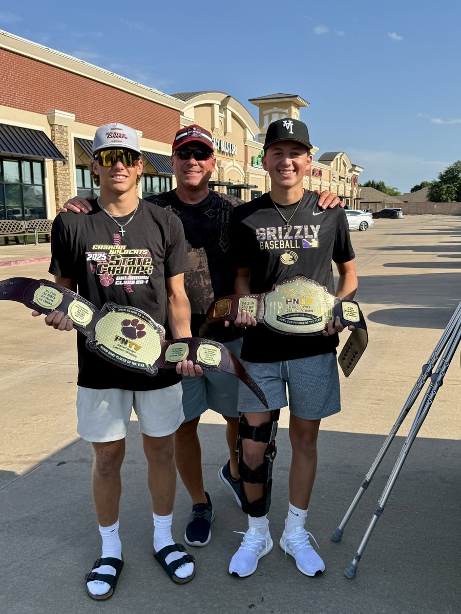 PrepNation_TV's tweet image. #OKPrepStory: Class 2A-1 State Champion
Kellen Smith and Brody Nichols of Cashion
receive 2025 Class 2A Humm Babe Player
and Young Gun Pitcher of the Year Awards
from #PNTV. Congratulations to HC Blake
Mounce, the Smith and Nichols Families:
and to Wildcat Nation! #PNTVElite