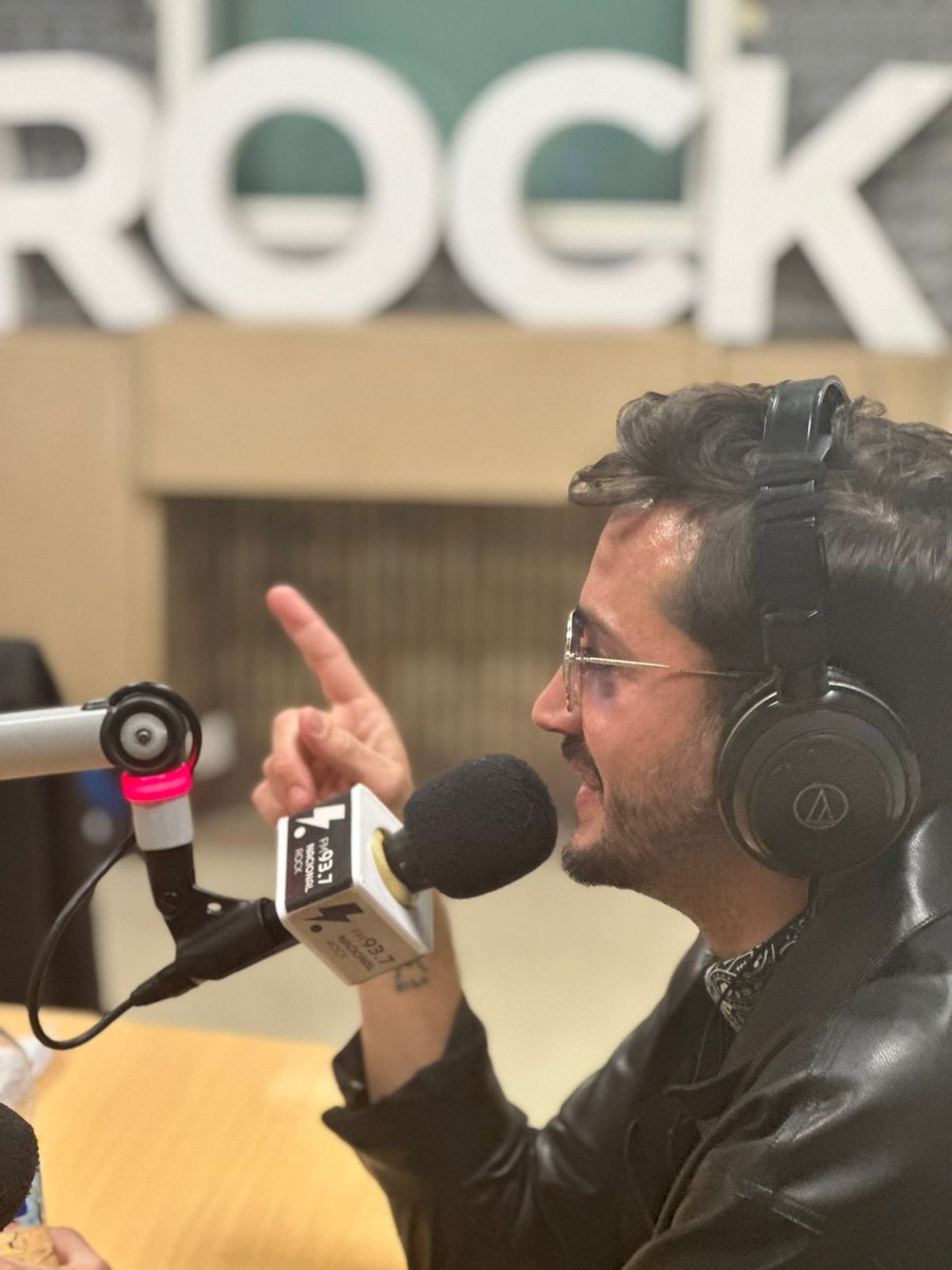 NacionalRock937's tweet photo. 📻Abril Sosa pasó por #Fulgor y compartió una charla íntima con Ceci Elia y Pablo Valente donde adelantó parte de su gira 🎸"Un hombre sentado en un cuadro de Chagall"🖼️y además compartió el presente de #CuentosBorgeanos y su pasado con #CatupecuMachu

🔗👉https://t.co/eRpjvJjott https://t.co/r9sW3nUUV4