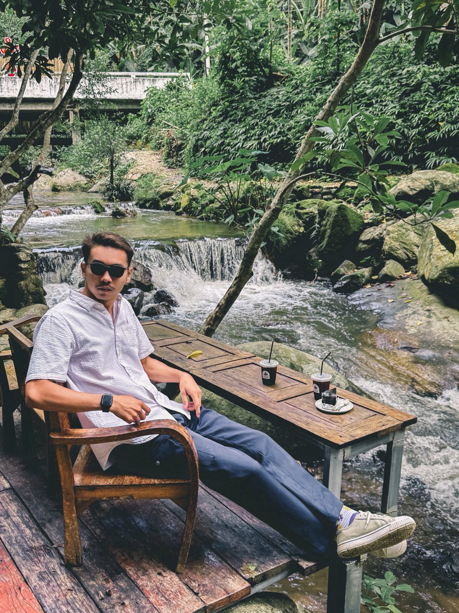 วัยรุ่นหงษ์ไทย 👨🏻

#น้อนเหนือ #ไอ้หนวด