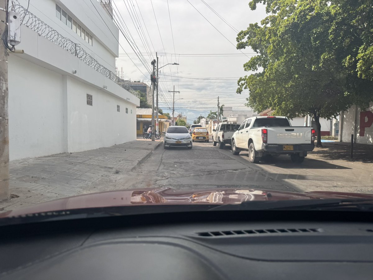 Cuando matrículé mi auto no existía el impuesto que se inventó <a href="/MelloCastroG/">Mello Castro</a>, lo más increíble es que te exigen pago total sin arreglo de pago, pilas Alc <a href="/ErnestoOrozcoD/">Ernesto Orozco Durán</a> que la solución de muchos será ir a matricular a La Paz.