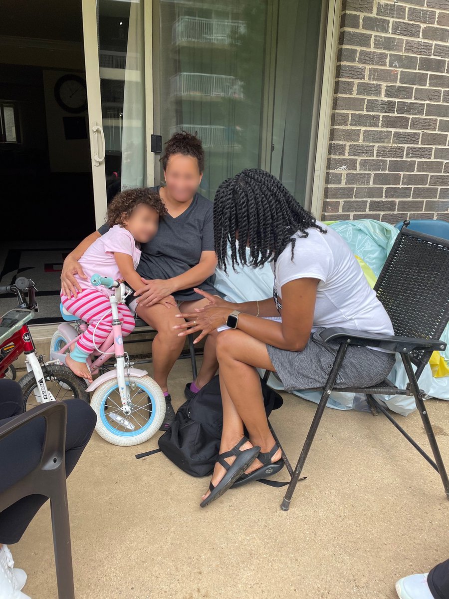 GloriaJCSL's tweet image. I had the honor and privilege of joining @AIMforPower on some door knocking visits today. It was a pleasure visiting with our @HHESHUSKIES at their homes. @CSconnect_MCPS