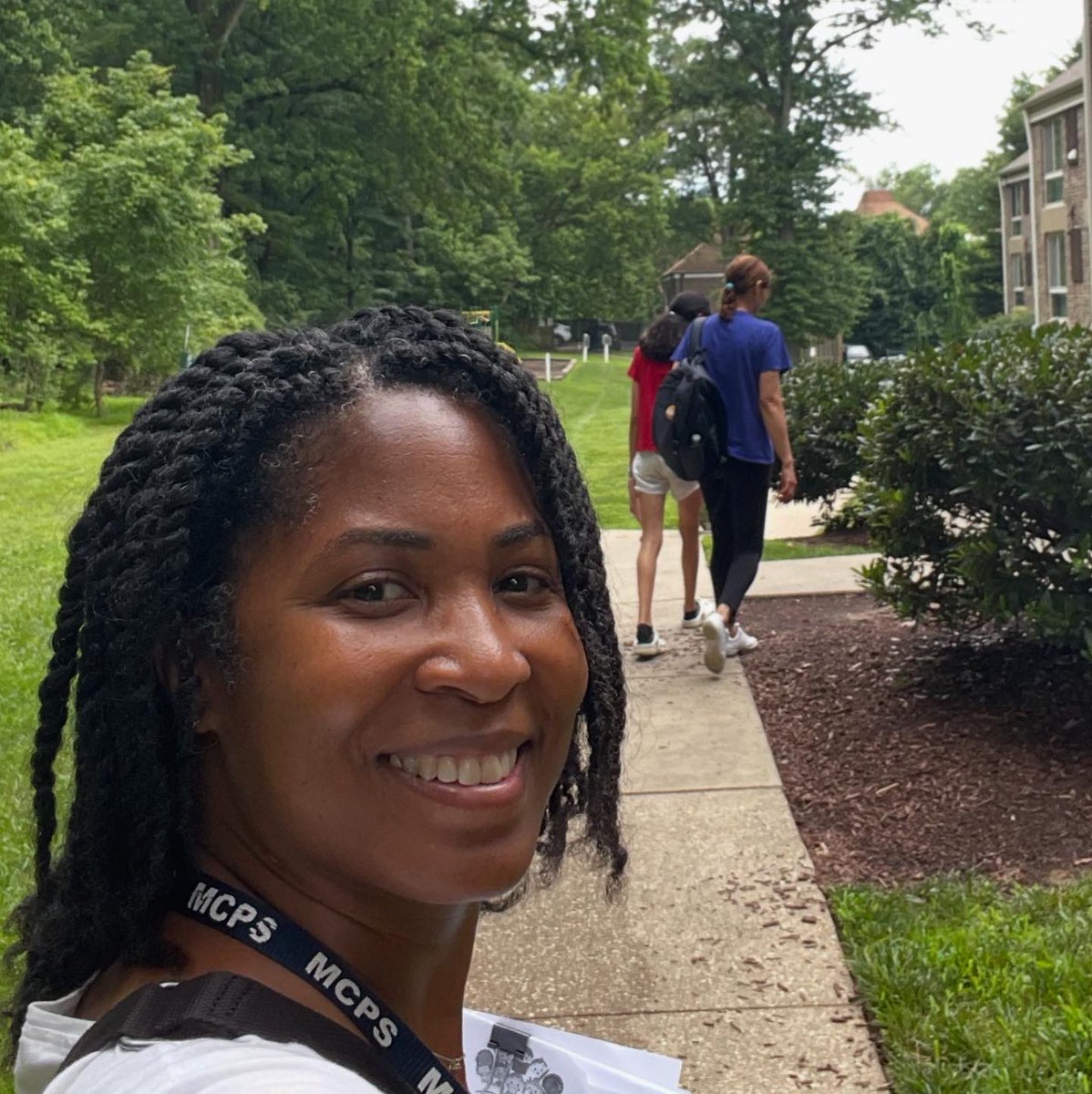 GloriaJCSL's tweet image. I had the honor and privilege of joining @AIMforPower on some door knocking visits today. It was a pleasure visiting with our @HHESHUSKIES at their homes. @CSconnect_MCPS