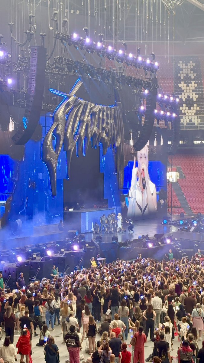 Lct2Stay's tweet photo. First Stray Kids concert I attended and it was so much fun! 

I'll cherish the happiness I received forever. 🧡

#StrayKids #스트레이키즈
#dominATE
#dominATE_AMSTERDAM
#YouMakeStrayKidsStay https://t.co/KBPhd9tTWn