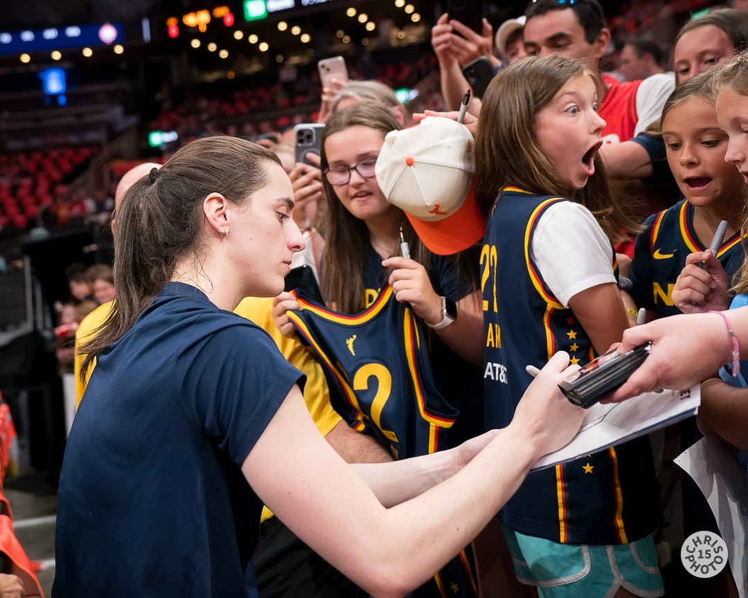 chrisphoto15's tweet image. The @IndianaFever take on the @ConnecticutSun
at TD Garden tonight in #WNBA action! Tip-off at 8pm