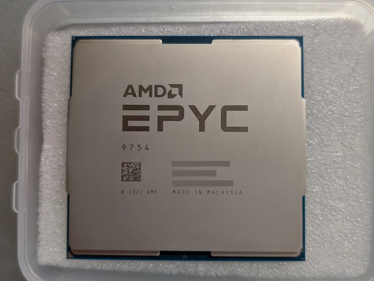 ottoserver's tweet image. EPYC 9754のバルク品です👀
脅威の128コア/256スレッド…!
国内では入手が難しいパーツも、
海外ルートなら調達可能です。
是非一度ご相談ください👍