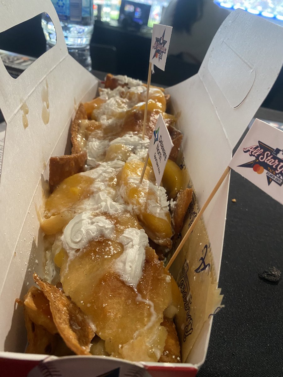 ShawnKrest's tweet image. Just got a special pregame delivery. Peach Cobbler nachos, billed as the “ultimate Georgia dessert”