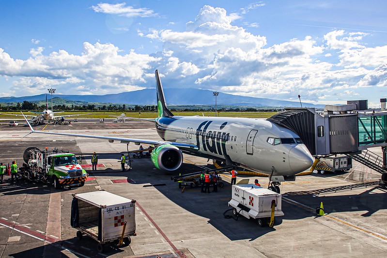 Reverso (@reversomx) on Twitter photo ✅ NUEVOS VUELOS ENTRE JALISCO Y CANADÁ:
* <a href="/Mich_fridman/">Michelle Fridman</a> anunció la ruta Guadalajara-Calgary por <a href="/WestJet/">WestJet</a>.
*Montreal–GDL por <a href="/airtransat/">Air Transat</a>
*Toronto-GDL por <a href="/AirCanada/">Air Canada</a>
*Vallarta-Toronto, Vallarta-Ottawa y Vallarta-Hamilton por <a href="/porterairlines/">Porter Airlines</a>. Detalles: reverso.mx/michelle-fridm… ✅ NUEVOS VUELOS ENTRE JALISCO Y CANADÁ:
* <a href="/Mich_fridman/">Michelle Fridman</a> anunció la ruta Guadalajara-Calgary por <a href="/WestJet/">WestJet</a>.
*Montreal–GDL por <a href="/airtransat/">Air Transat</a>
*Toronto-GDL por <a href="/AirCanada/">Air Canada</a>
*Vallarta-Toronto, Vallarta-Ottawa y Vallarta-Hamilton por <a href="/porterairlines/">Porter Airlines</a>. Detalles: reverso.mx/michelle-fridm…