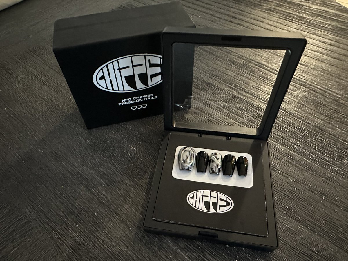 Order just arrived! My <a href="/chippedsocial/">Chipped 💅</a> journey begins! No rest… 🤩