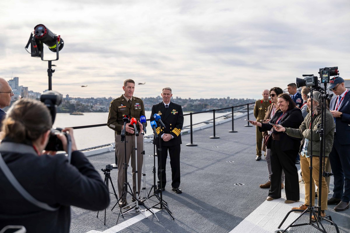 PacificMarines's tweet image. U.S. service members in the Pacific alongside the Australian Defence Force kick off #TS25 with the opening ceremony in Sydney, New South Wales and flight operations in the Coral Sea, July 13, 2025.
📸: LSIS Danyellah Hill & MC3 Kenneth Melseth | @DefenceAust & @USNavy