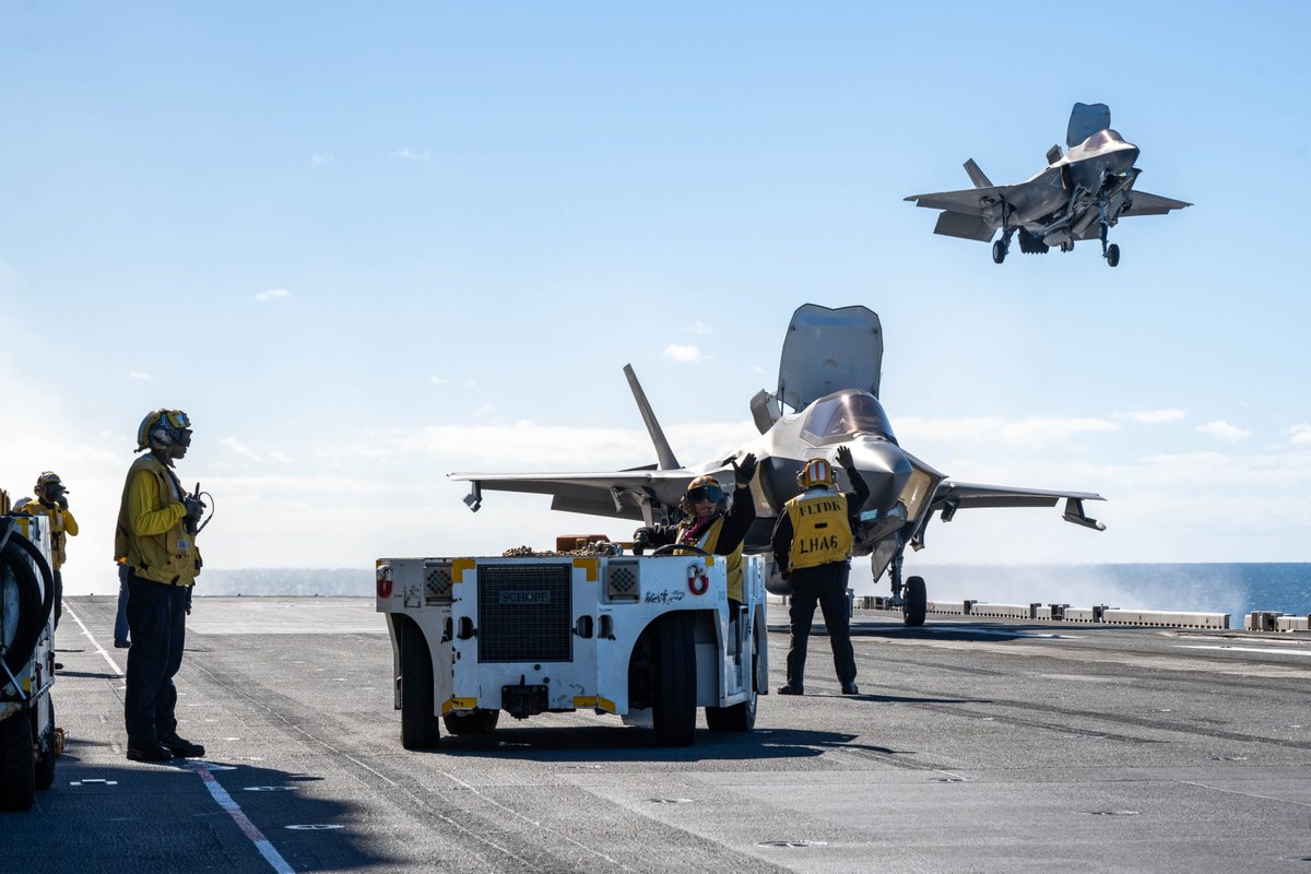 PacificMarines's tweet image. U.S. service members in the Pacific alongside the Australian Defence Force kick off #TS25 with the opening ceremony in Sydney, New South Wales and flight operations in the Coral Sea, July 13, 2025.
📸: LSIS Danyellah Hill & MC3 Kenneth Melseth | @DefenceAust & @USNavy