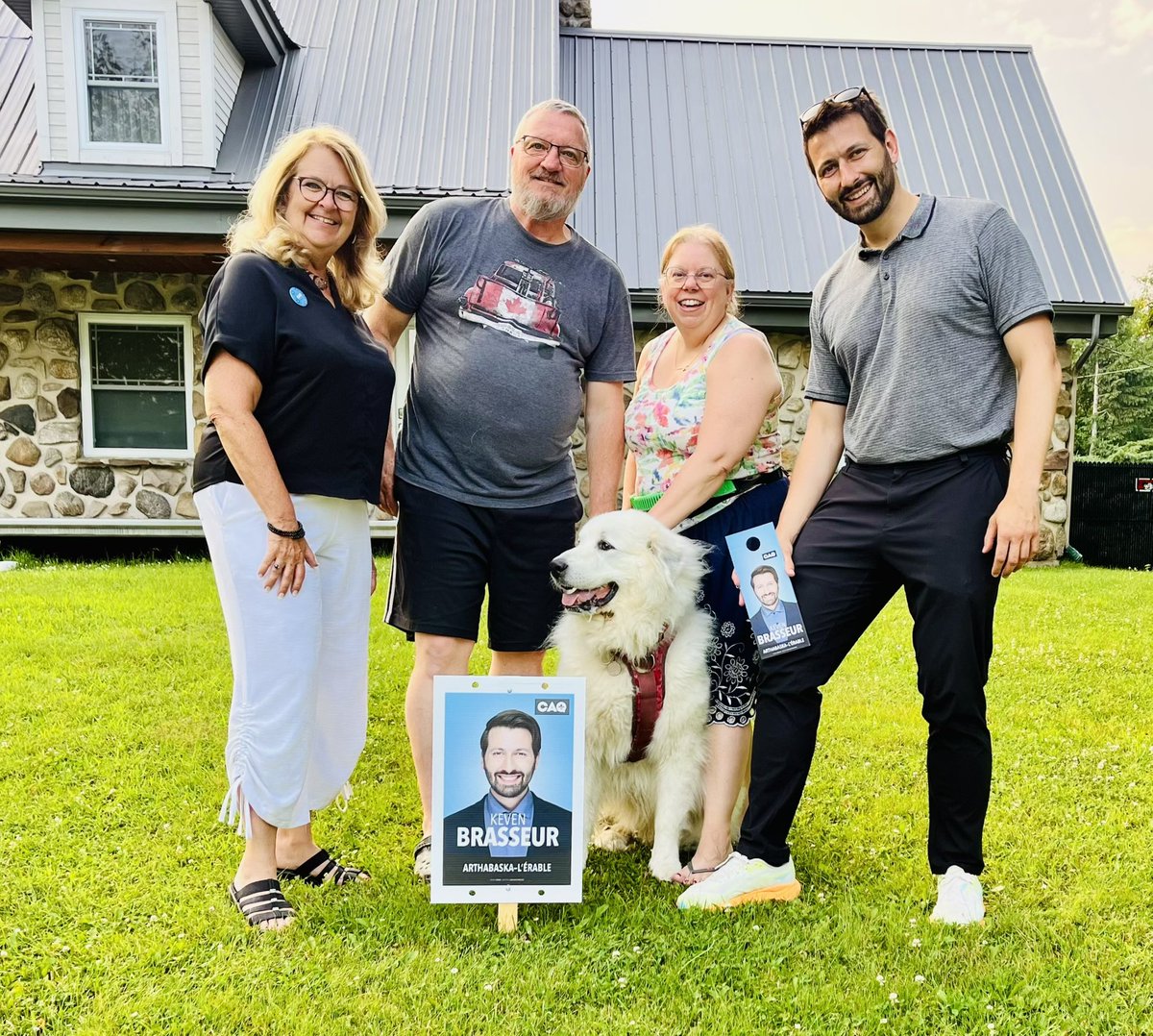 suzanneroy_caq's tweet image. Un candidat solide pour #arthabaskalerable : Keven Brasseur 💪
Un gars du coin qui connaît vos priorités et qui a l’énergie pour les défendre à l’Assemblée nationale. ⚜️