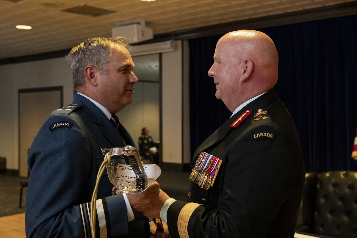 NORADCommand's tweet image. A warm welcome to LGen Iain Huddleston as the new Deputy Commander NORAD, succeeding LGen Blaise Frawley. Ceremony held at Peterson Space Force Base.
#NORAD #WeHaveTheWatch
norad.mil/Newsroom/Press…