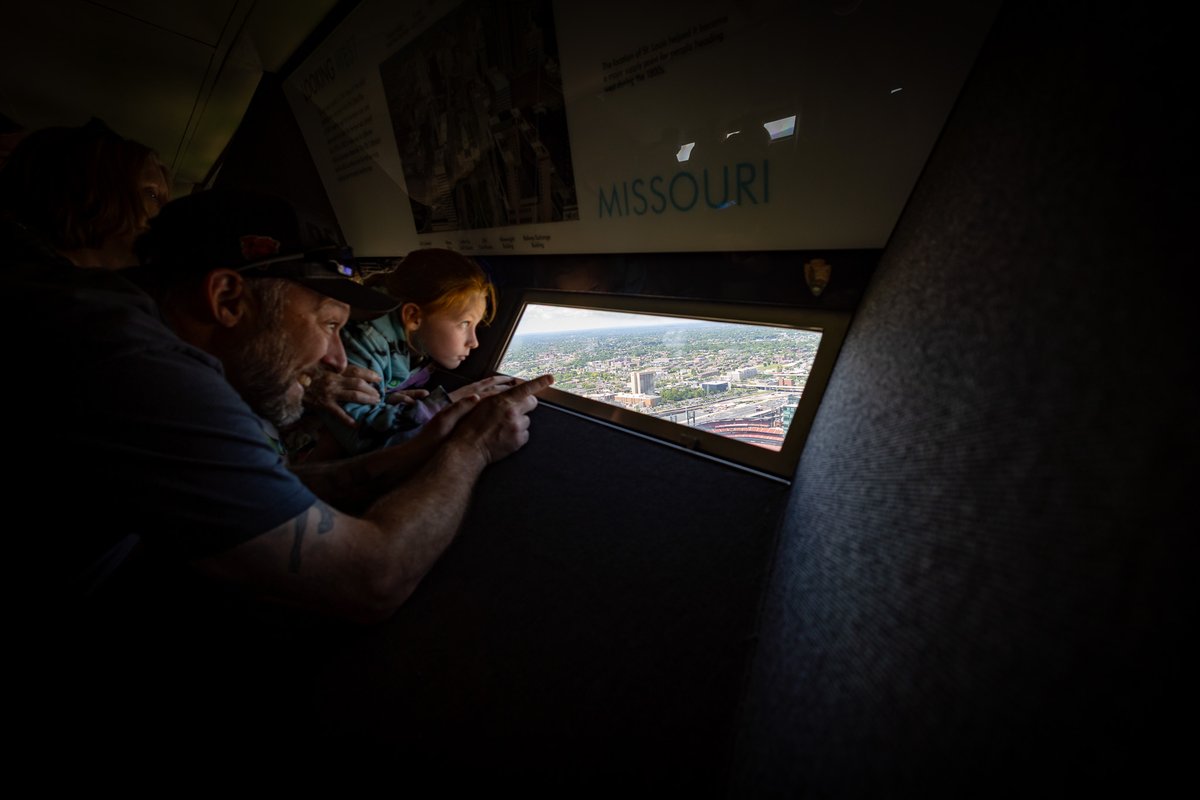 GatewayArchSTL's tweet image. “You get a view! You get a view! You get a view!” 👀 🎁
Today is National Give Something Away Day. So I’m offering up the view where the sky kisses our river city, where steel greets the sunset and where jaws drop 630 feet.
Well, the virtual view that is. You've got to come…