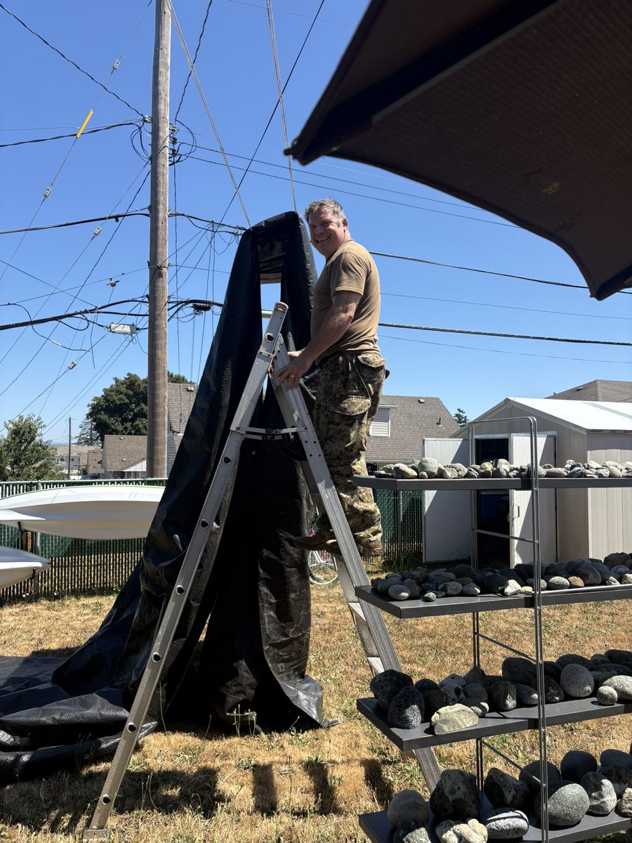 ResonatedRock's tweet image. When it’s so hot, but you have to work..and your hubby takes matters into his own hands 🥰💕🤗😘😘😘