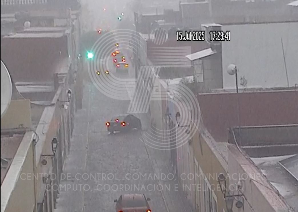 SESESP_Tlaxcala's tweet photo. 🎥 Con #videovigilancia, reforzamos el monitoreo preventivo en territorio #tlaxcalteca, derivado a la intensa lluvia acompañada de granizo que se registra en estos momentos. ⛈️ https://t.co/253KIv4apQ