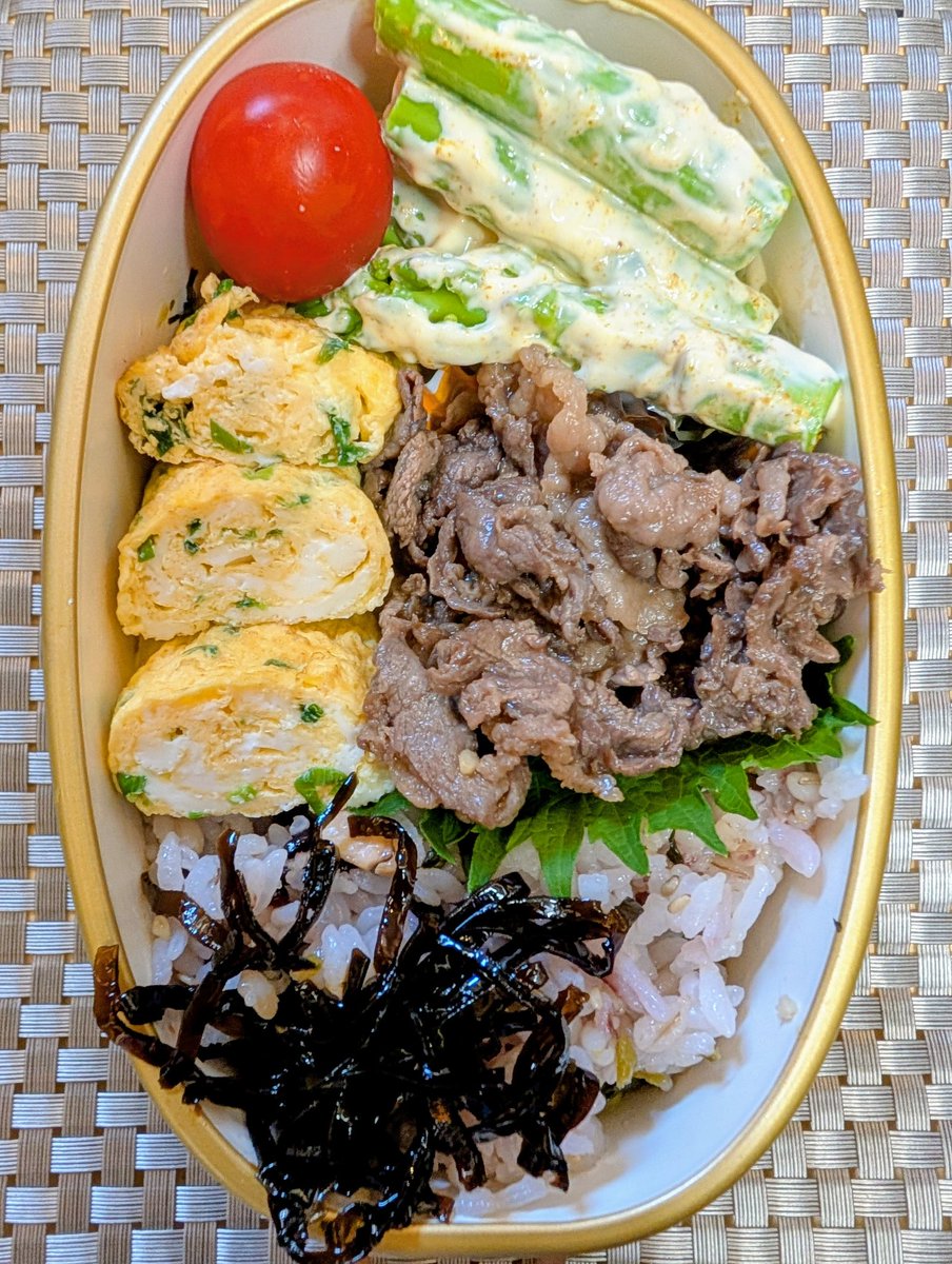 aichanarigatou's tweet image. おはようございます。
今日のアスパラはカレーマヨです。
今日も一日よろしくお願いします。
 #断酒 #ACIM #ポスクロ