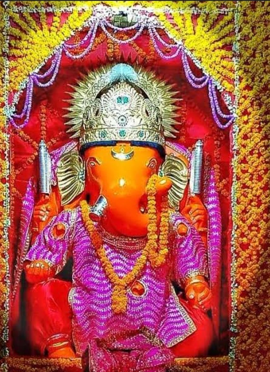 बस एक साथ निभाने वाला चाहिए! 
हजारों की तलाश किसे है मेरे "बाप्पा"!!

ओम का श्री गणेशाय नमः शुभ बुधवार।।