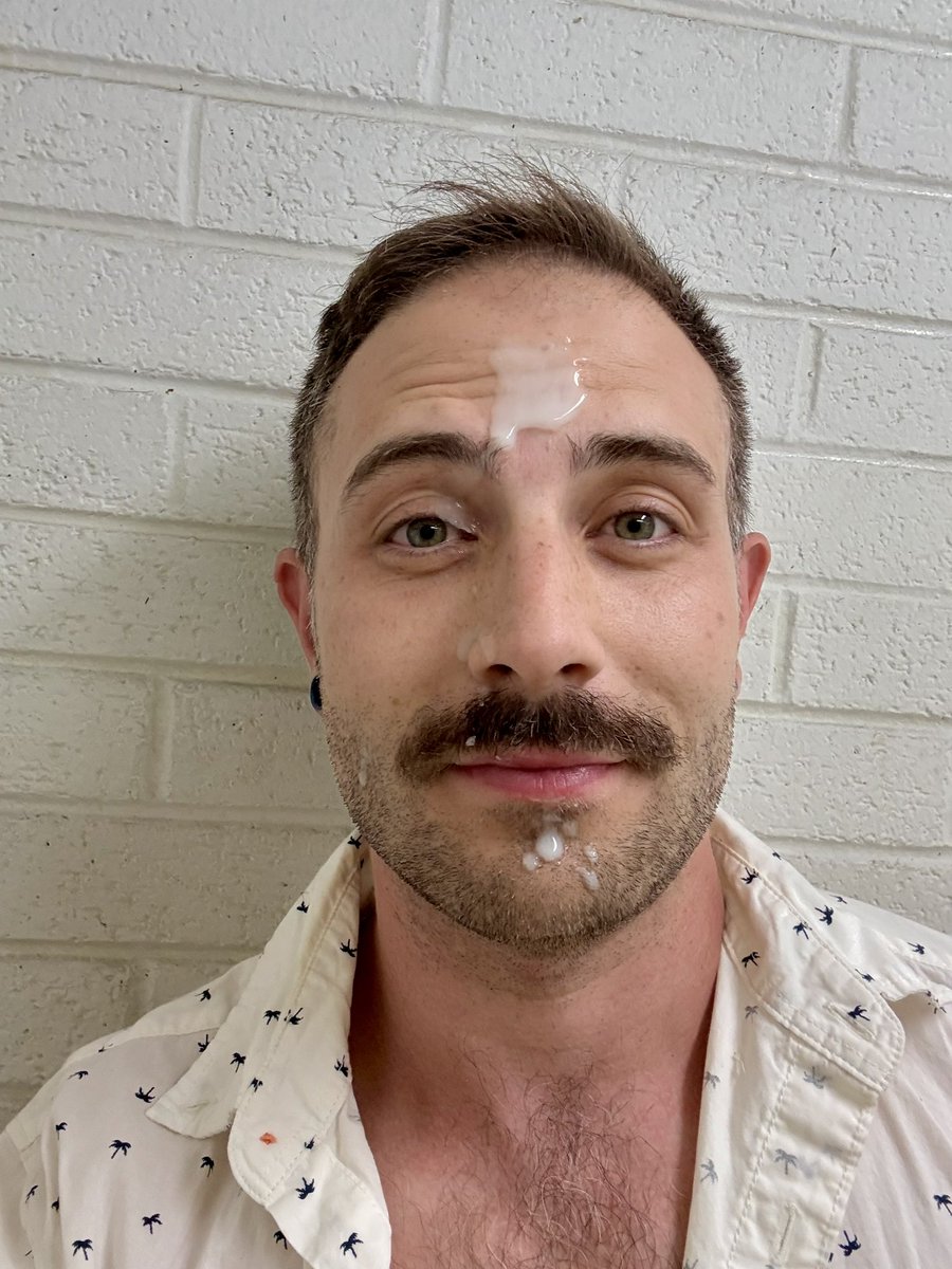 barefoototterx's tweet photo. Head shot https://t.co/1VDvSMKiuT