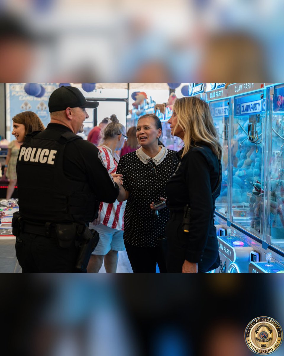 GlendaleAZPD's tweet image. 🎮 Gaming with the Police was a hit! Officers and community members came together at Claw Party Arcades for games, prizes & good conversations. Thanks to everyone who joined us! #GlendaleAZPD #CommunityFirst #GamingWithThePolice #ClawPartyArcades