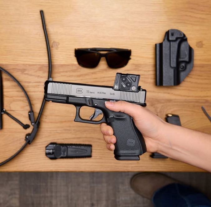 grabagun's tweet image. 💥 Limited Stock! 💥
Glock 19 Gen5 + Aimpoint COA optic - a top-tier combo now just $970 at GrabAGun! Don’t miss your chance to own this precision-ready setup.
👉 grabagun.com/glock-19-gen5-…