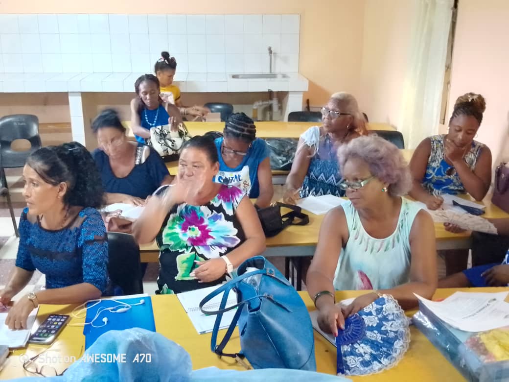 Continúa el trabajo en comisiones, donde se hace énfasis en La Educación Política Ideológica. #LaHabanaDeTodos <a href="/CubaMined/">MINED</a> <a href="/DirectEducaHab/">Karenia Marrero Arrechea</a> <a href="/YaismaHernandez/">Yaisma Hernández</a> <a href="/SaerySerrano/">Saery Serrano</a> <a href="/Yolannis261028/">Yolannis</a>