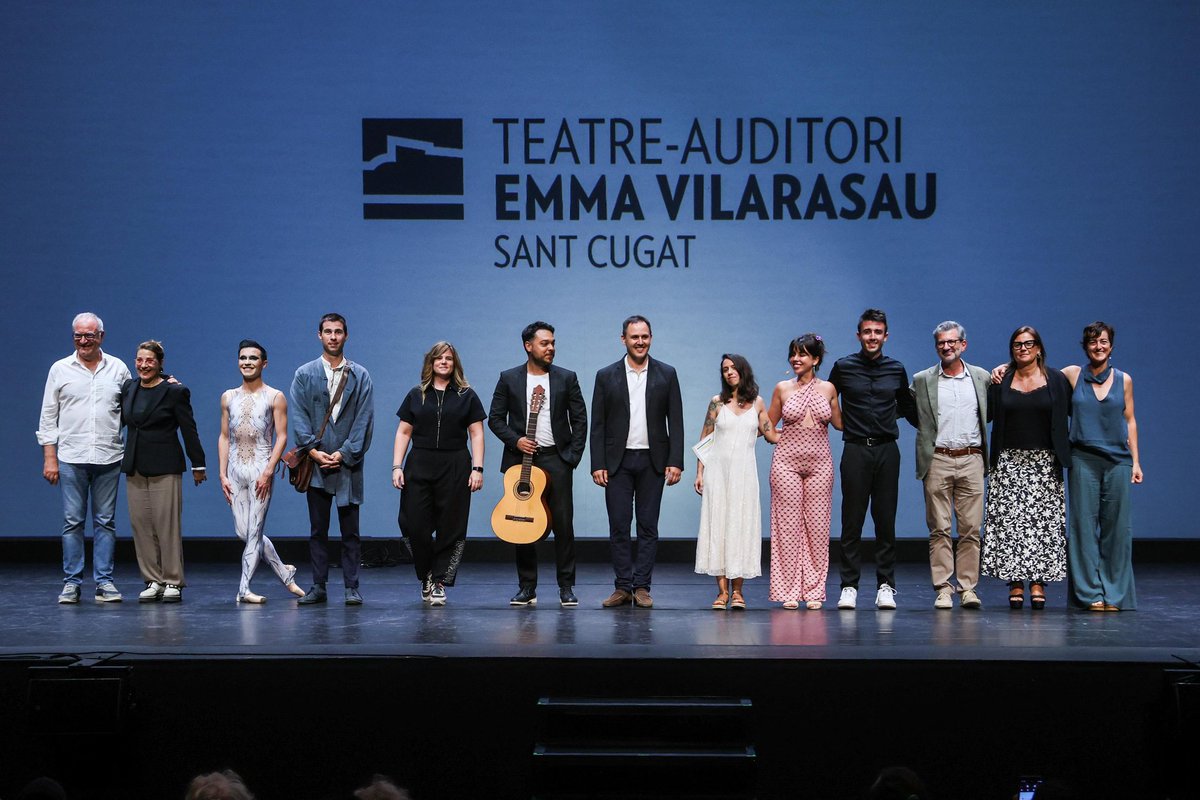 Aj. Sant Cugat (@ajsantcugat) on Twitter photo 🎭Sant Cugat ret homenatge a Emma Vilarasau per la seva destacada trajectòria professional i la seva estreta vinculació amb la ciutat que la va veure néixer, posant el seu nom al <a href="/TeatreAuditori/">Teatre-Auditori Emma Vilarasau</a>, que a partir d’ara es dirà Teatre-Auditori Emma Vilarasau de #SantCugat. 🎭Sant Cugat ret homenatge a Emma Vilarasau per la seva destacada trajectòria professional i la seva estreta vinculació amb la ciutat que la va veure néixer, posant el seu nom al <a href="/TeatreAuditori/">Teatre-Auditori Emma Vilarasau</a>, que a partir d’ara es dirà Teatre-Auditori Emma Vilarasau de #SantCugat.