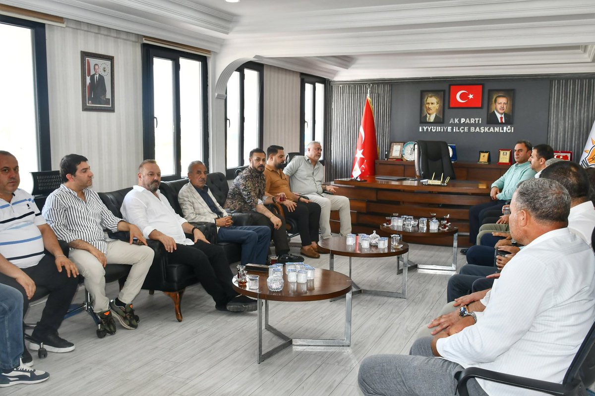 Eyyübiye AK Parti İlçe Başkanımız Sayın <a href="/ElgunSuleyman/">Suleyman Elgün 🇹🇷🌹</a>  <a href="/Sanliurfaspor/">Kızılkaya Tarım Şanlıurfaspor</a> başkanımız <a href="/saracoglukemal/">Kemal SARAÇOĞLU</a> ve yönetim kurulu arkadaşlarımızla ziyaret ettik 
Başkanımıza ve yönetimine misafirperverliklerinden dolayı teşekkür ediyoruz