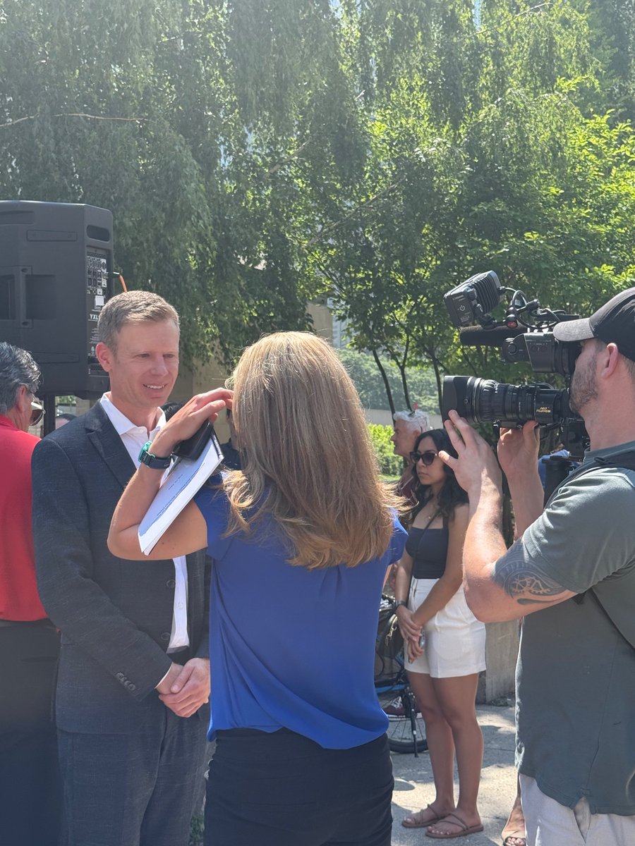 anthonyfurey's tweet image. Today I was proud to stand alongside Toronto grassroots community groups calling for a more common sense approach to how City Hall manages shelters, drug sites and more.
These voices represent the silent majority!!