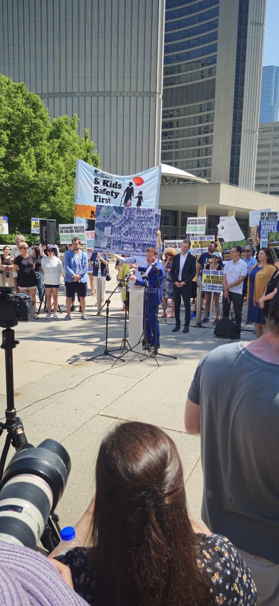 anthonyfurey's tweet image. Today I was proud to stand alongside Toronto grassroots community groups calling for a more common sense approach to how City Hall manages shelters, drug sites and more.
These voices represent the silent majority!!