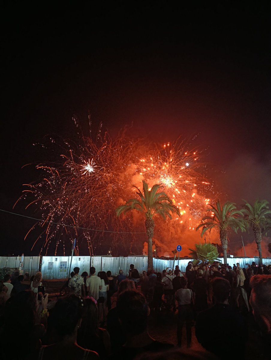 bbshadowx's tweet photo. Tweet di apprezzamento per il Festino di Santa Rosalia di stanotte a Palermo 
Tutto molto bello e meraviglioso. Che orgoglio🎆🩷
Viva Palermo e Santa Rosalia❤️🌹✨
#FestinoSantaRosalia #FestinoSantaRosalia2025 #Palermo  #Festino #SantaRosalia https://t.co/FTZ3s7AHJS